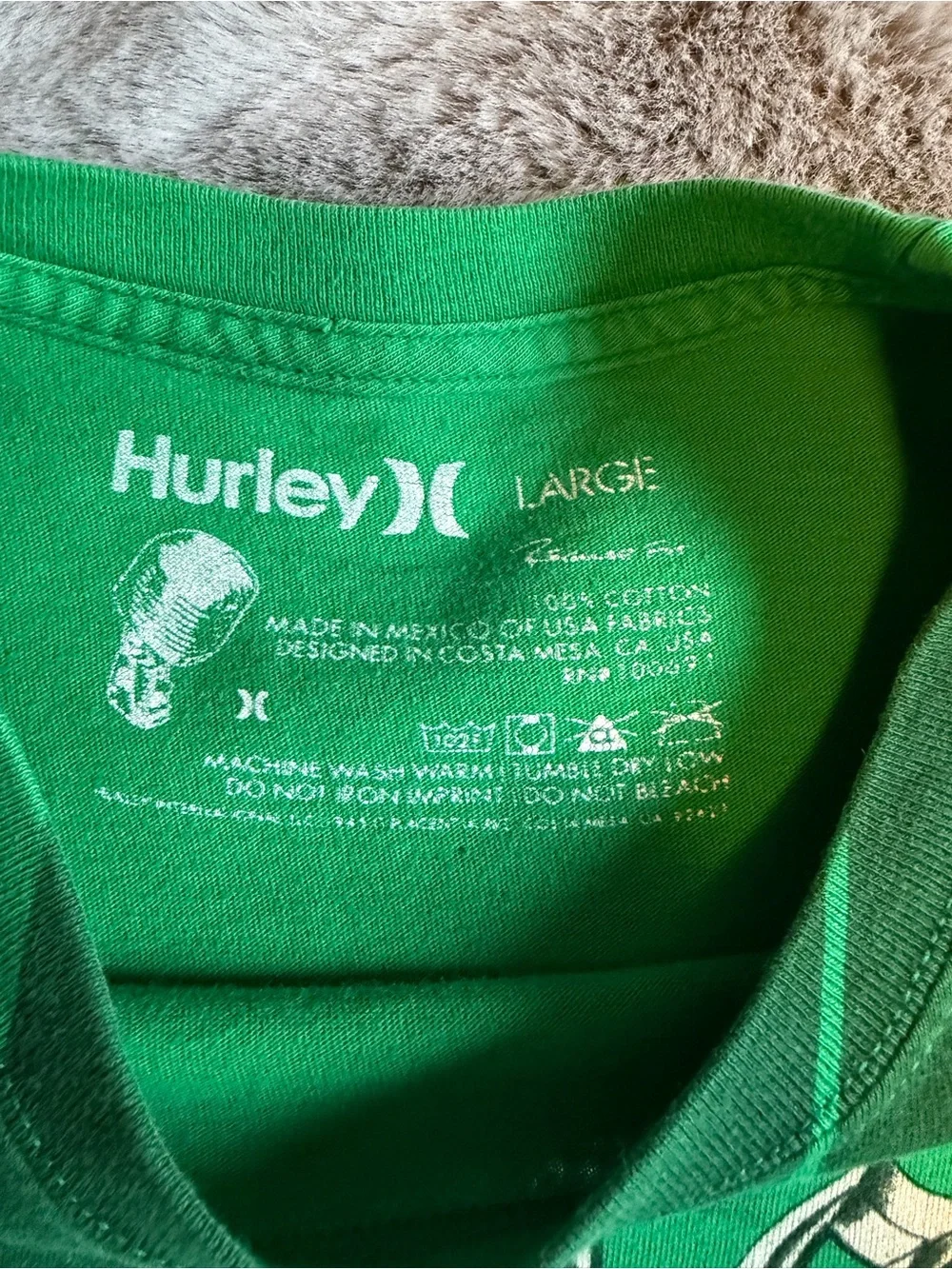 Hurley Green Graphic Logo Tee - Picture 4 of 6
